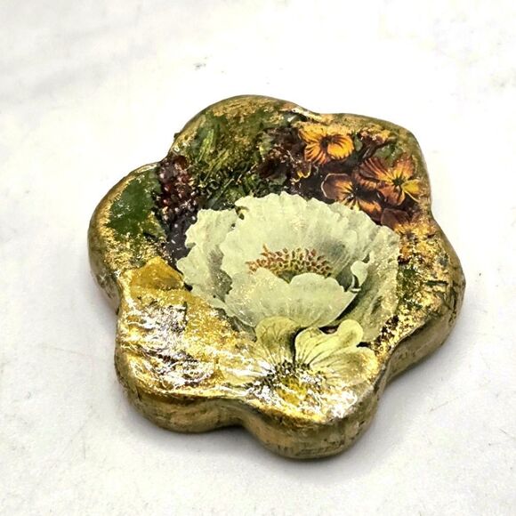 "5/$25" Handmade Clay Flower Fridge Magnet Refridgerator Decor - Picture 1 of 5